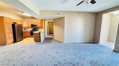 2291 W Horizon Ridge Pkwy in Henderson, NV - Building Photo - Building Photo