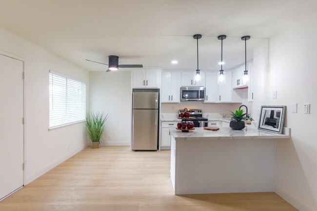 Hacienda Hamilton in Campbell, CA - Building Photo - Interior Photo