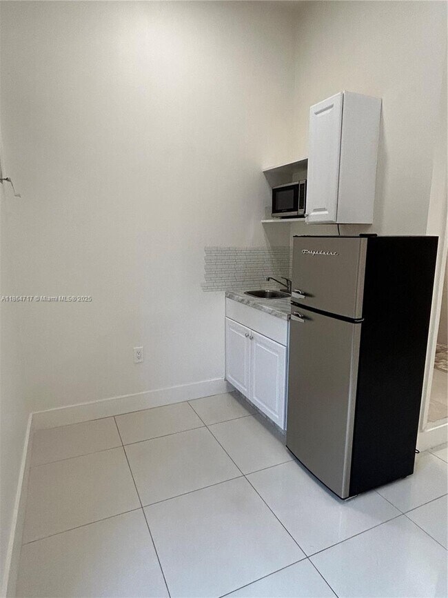 5xx E 50th St in Hialeah, FL - Building Photo - Building Photo