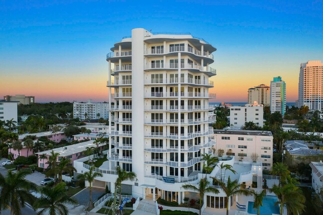 The Wave on Bayshore in Fort Lauderdale, FL - Building Photo - Building Photo