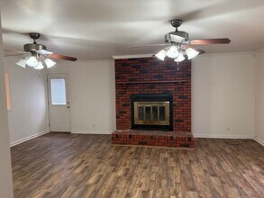 5302 Vista John Dr, Unit D52 in Louisville, KY - Building Photo - Building Photo