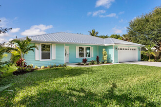 10600 SE Gomez Ave in Hobe Sound, FL - Building Photo - Building Photo