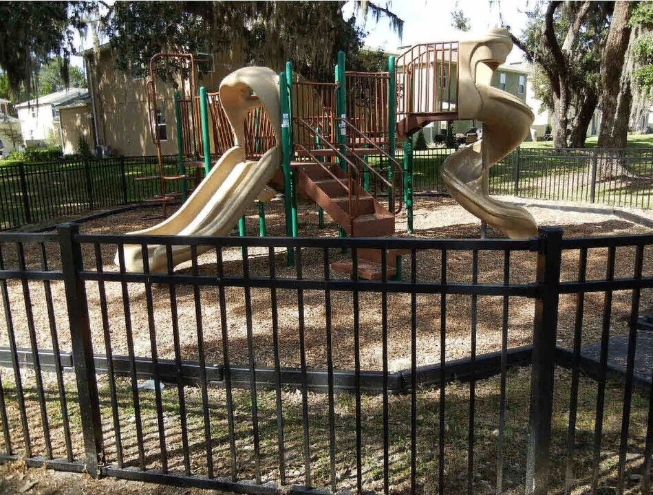 1520 Scarlet Oak Loop in Winter Garden, FL - Building Photo