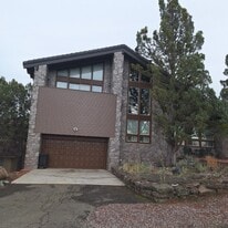 5137 Hill Dr in Weed, CA - Building Photo