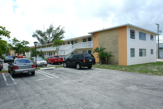 Foresteria Park Apartments in West Palm Beach, FL - Building Photo - Building Photo