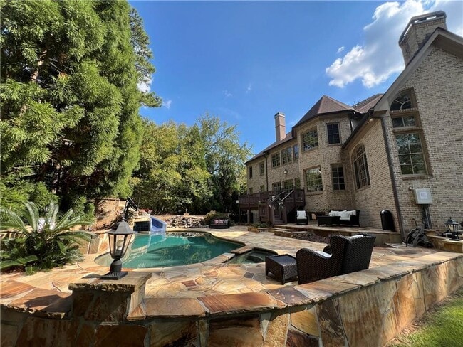 property at 2800 Payton Rd NE