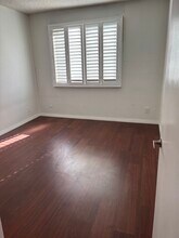 4441 Woodman Ave, Unit 304 in Los Angeles, CA - Foto de edificio - Building Photo