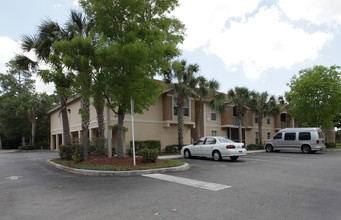 Ibis Club Apartments in Naples, FL - Foto de edificio - Building Photo