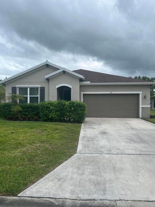 139 Port Royal Ct in Sebastian, FL - Building Photo