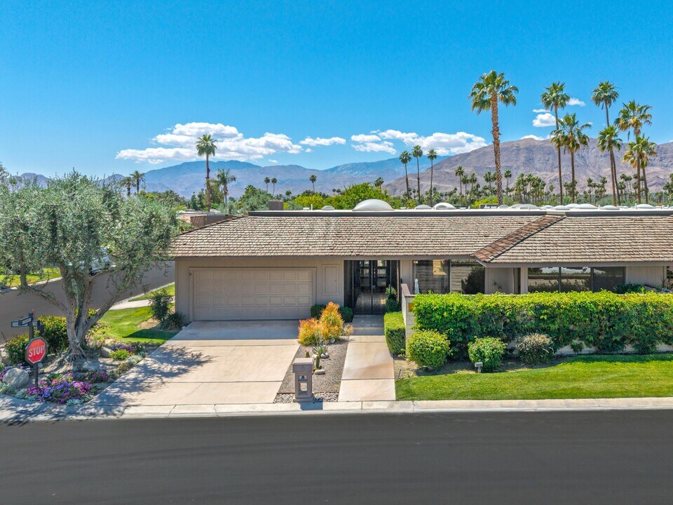 18 Lehigh Ct in Rancho Mirage, CA - Building Photo