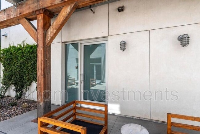 527 Molino St in Los Angeles, CA - Foto de edificio - Building Photo