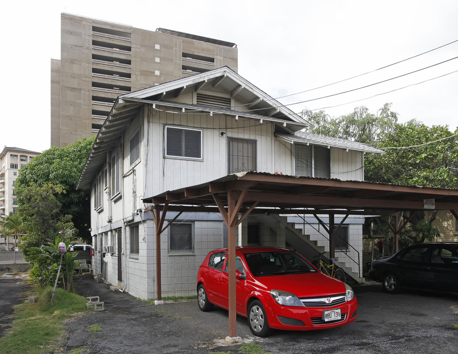 1715 Clark St in Honolulu, HI - Building Photo