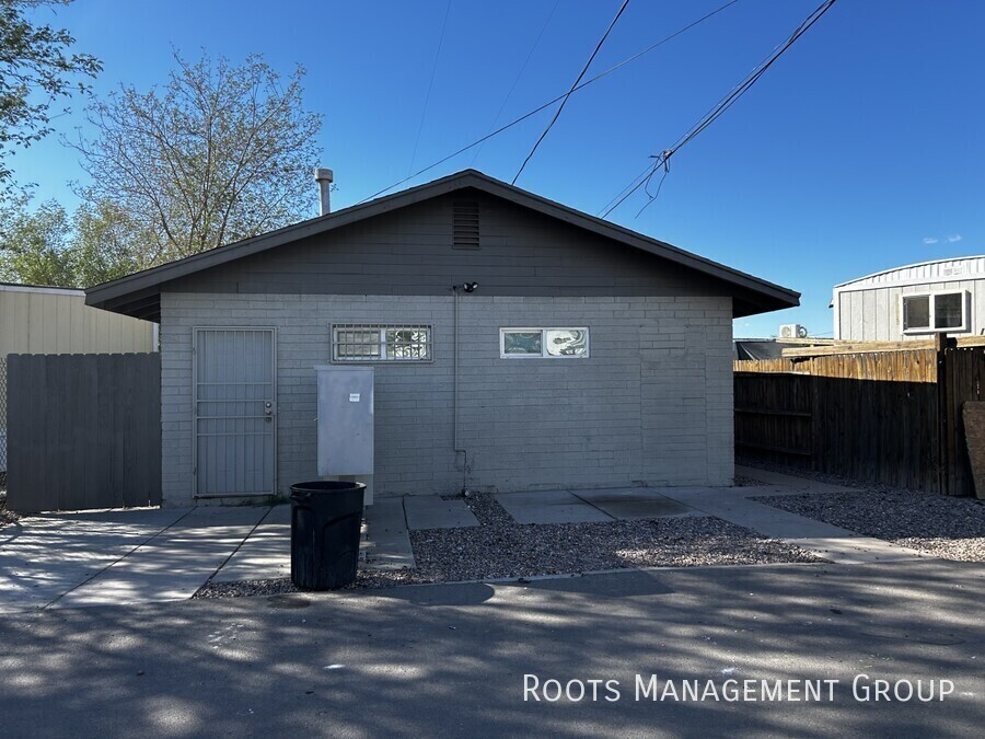 110 N 31st Ave in Phoenix, AZ - Building Photo