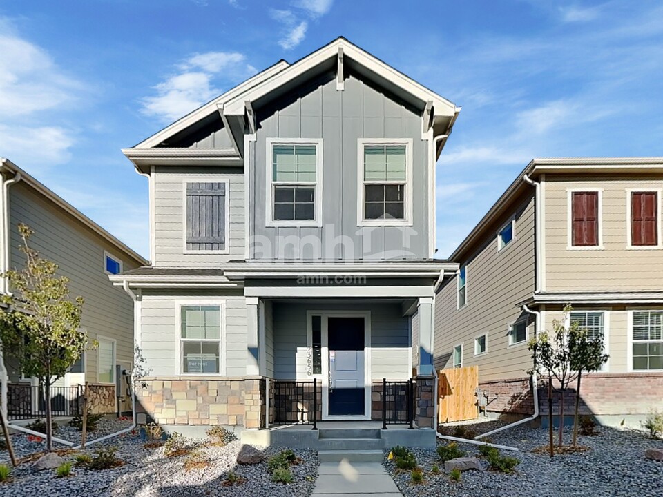 23656 E 2nd Pl in Aurora, CO - Building Photo