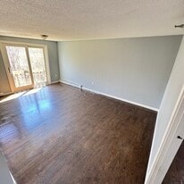 32 Old Foxon Rd in East Haven, CT - Building Photo