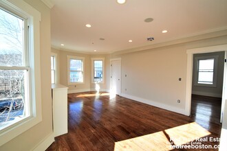 3916 Washington St, Unit 1 in Boston, MA - Building Photo - Building Photo