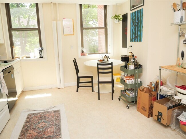 1343 Beacon St in Brookline, MA - Building Photo - Building Photo