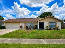 12412 Cardiff Dr in Tampa, FL - Building Photo