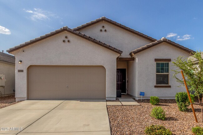4198 E Reynolds Dr in San Tan Valley, AZ - Foto de edificio - Building Photo