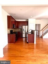 25205 Larks Terrace in South Riding, VA - Building Photo