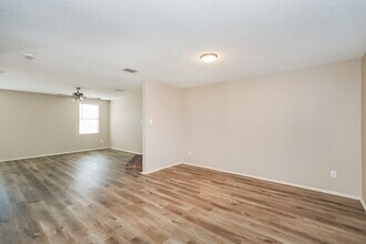 1808 Lariat Dr in Justin, TX - Building Photo - Building Photo