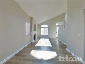 9379 Dragon Tree Dr in Hesperia, CA - Foto de edificio - Building Photo