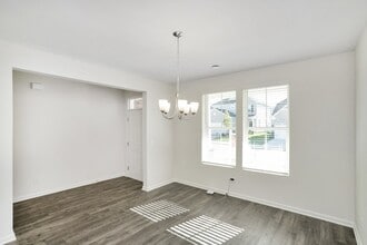 5370 Bellflower Hls in Hermitage, TN - Foto de edificio - Building Photo