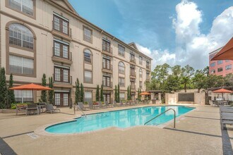 5800 Woodway Dr in Houston, TX - Building Photo - Building Photo