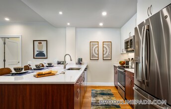 101 Asheville Rd, Unit 621 in Brookline, MA - Building Photo - Building Photo