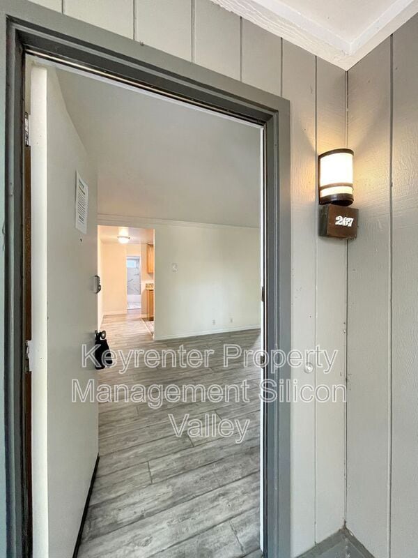 151 Buckingham Dr in Santa Clara, CA - Foto de edificio - Building Photo