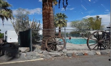 Sky Ridge Park in Cathedral City, CA - Foto de edificio - Building Photo