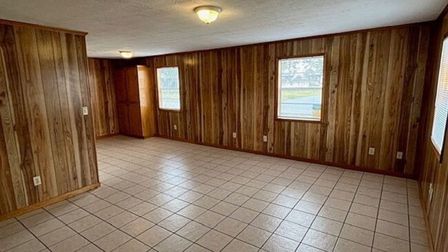 1300 N Grace St in Lake Charles, LA - Building Photo - Building Photo