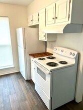 9301 Cottage Park Dr S in Mobile, AL - Building Photo - Building Photo