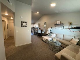 64 W 600 S in Springville, UT - Building Photo