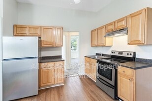 8753 Signal Hill Rd in Manassas, VA - Building Photo