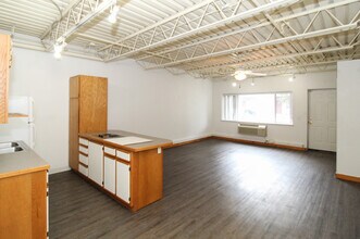 Molly Court in Fayetteville, AR - Building Photo - Building Photo