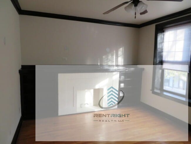 property at 1248 W Devon Ave