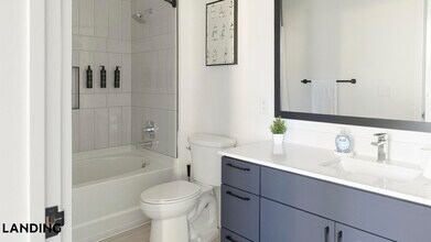 1007 S Mint St in Charlotte, NC - Foto de edificio - Building Photo