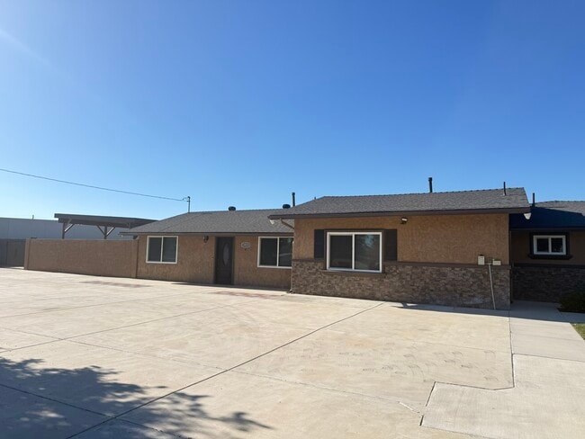 property at 3488 Riverside Dr