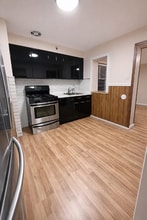 1295 Chambers Rd in St. Louis, MO - Building Photo - Building Photo