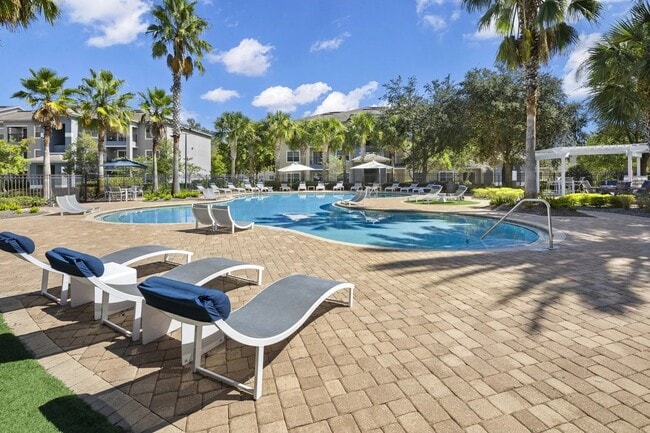 Mezza Premier Apartments in Jacksonville, FL - Building Photo - Building Photo