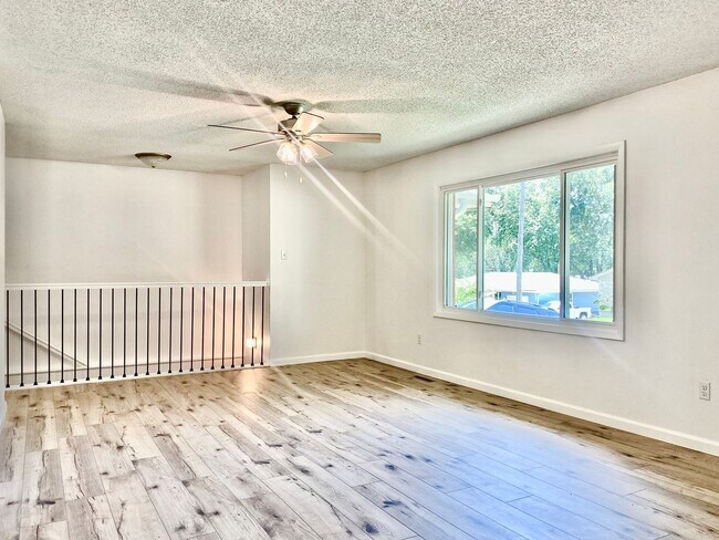 138 Riverview Dr in Wamego, KS - Building Photo - Building Photo