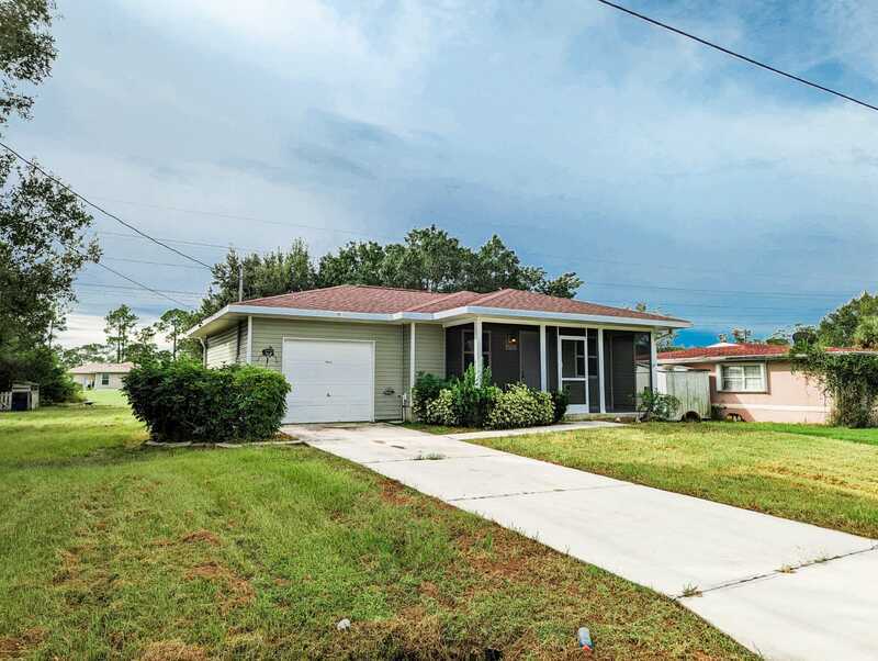 4721 Fairway Dr N in Punta Gorda, FL - Building Photo