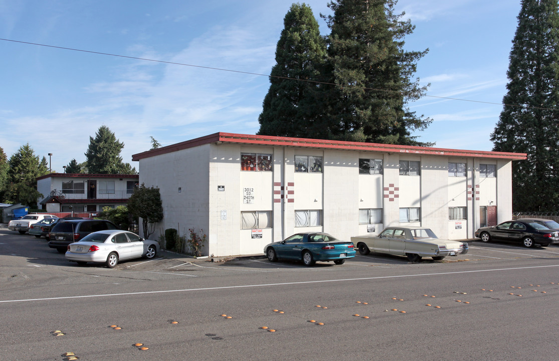 Terra Villa Apartments in Kent, WA - Building Photo