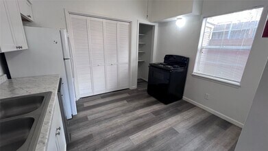 1325 Herkimer St in Houston, TX - Building Photo - Building Photo