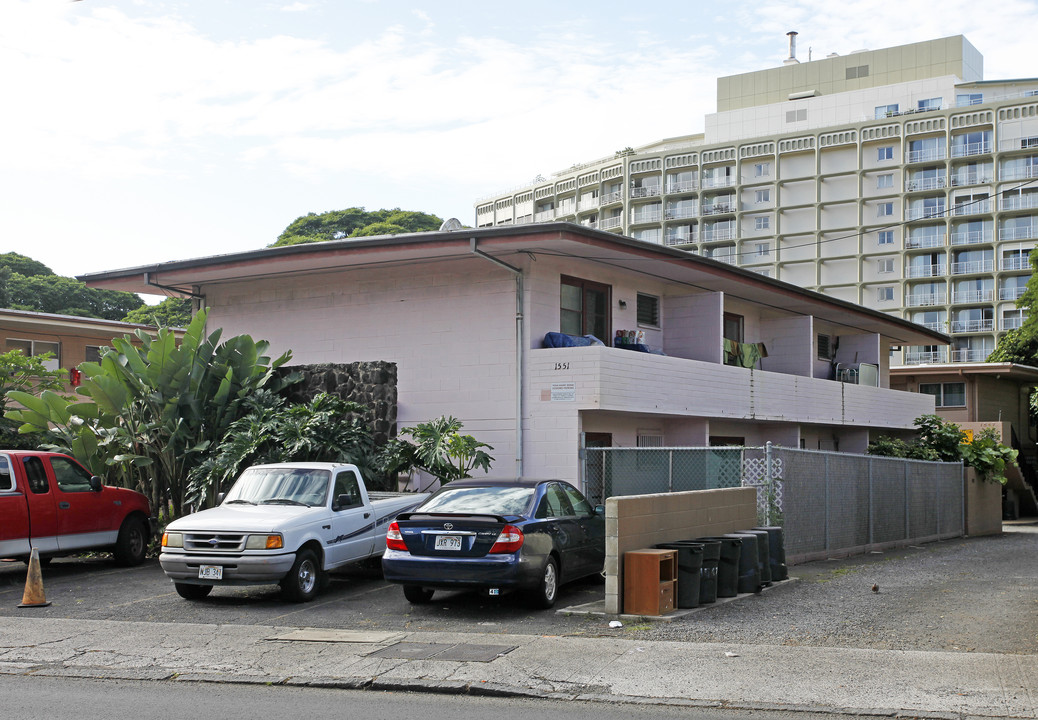 1551 Wilder Ave in Honolulu, HI - Building Photo