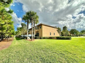 5877 Monterra Club Dr in Greenacres, FL - Building Photo - Building Photo