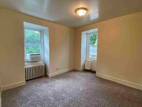 63 W Sharpnack St, Unit 3 in Philadelphia, PA - Building Photo - Building Photo