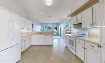 1995 Bluebonnet Way in Orange Park, FL - Foto de edificio - Building Photo