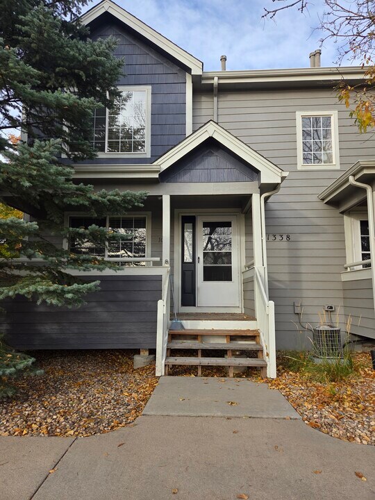 1338 S Danube Ct in Aurora, CO - Building Photo